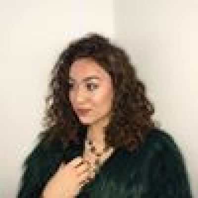 Emma  zoekt een Appartement in Den Haag