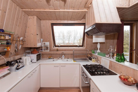 keuken met tuimelraam