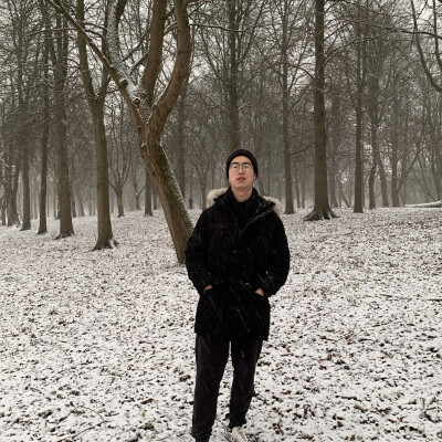 Sean zoekt een Kamer / Studio / Appartement in Den Haag