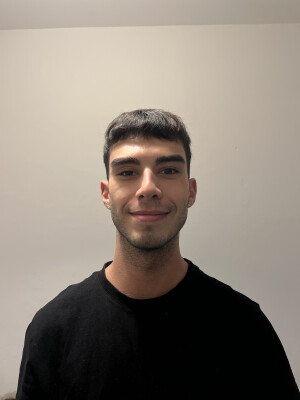 Davide zoekt een Kamer / Studio / Appartement in Den Haag