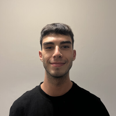 Davide zoekt een Kamer / Studio / Appartement in Den Haag