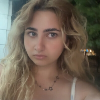 Cristina is looking for an Apartment in Den Haag