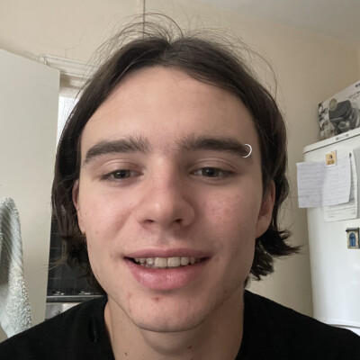 Michael zoekt een Kamer / Studio / Appartement / Huurwoning in Den Haag