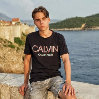 Márton zoekt een Kamer / Studio / Appartement in Den Haag