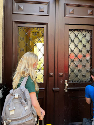 Elise zoekt een Kamer / Studio / Appartement / Huurwoning in Den Haag